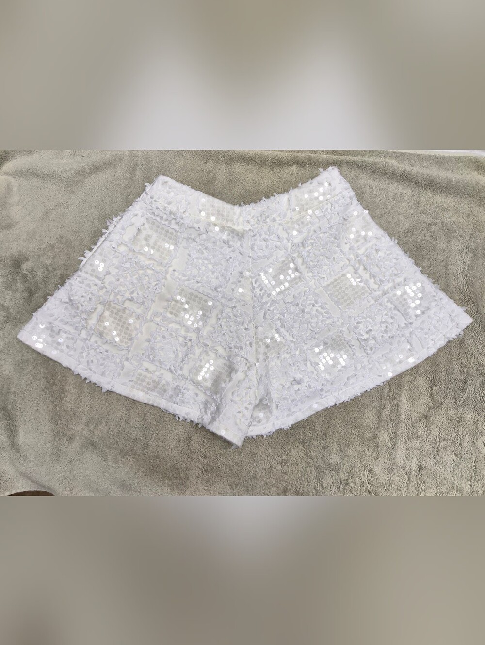 Dance & Marvel White Lace & Sequin Shorts- Size M - Picture 4 of 13